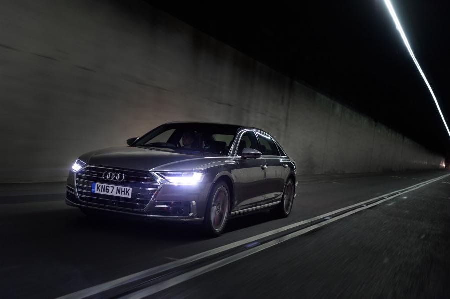  Audi A8 L 50 TDI Quattro (D5) 2017 года  (UK) (фото 31 из 40)
